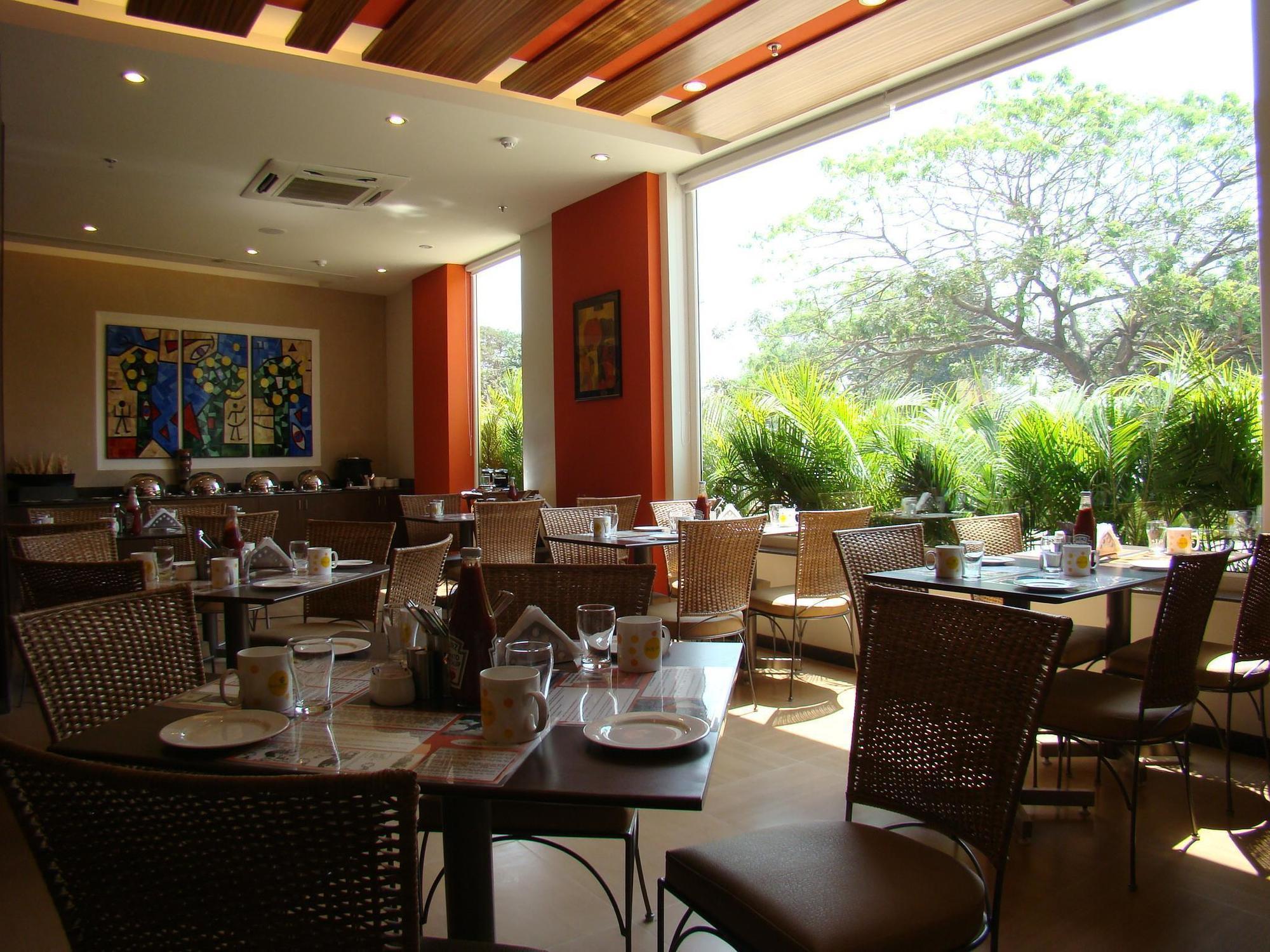 Lemon Tree Hotel Chennai Zewnętrze zdjęcie