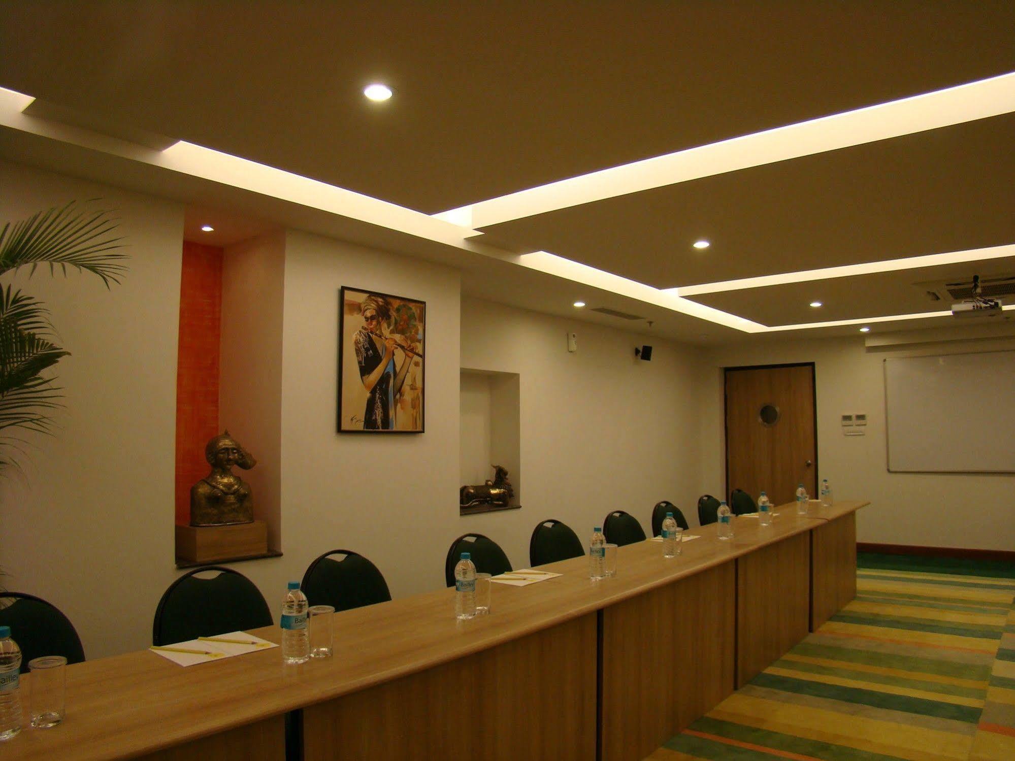 Lemon Tree Hotel Chennai Zewnętrze zdjęcie