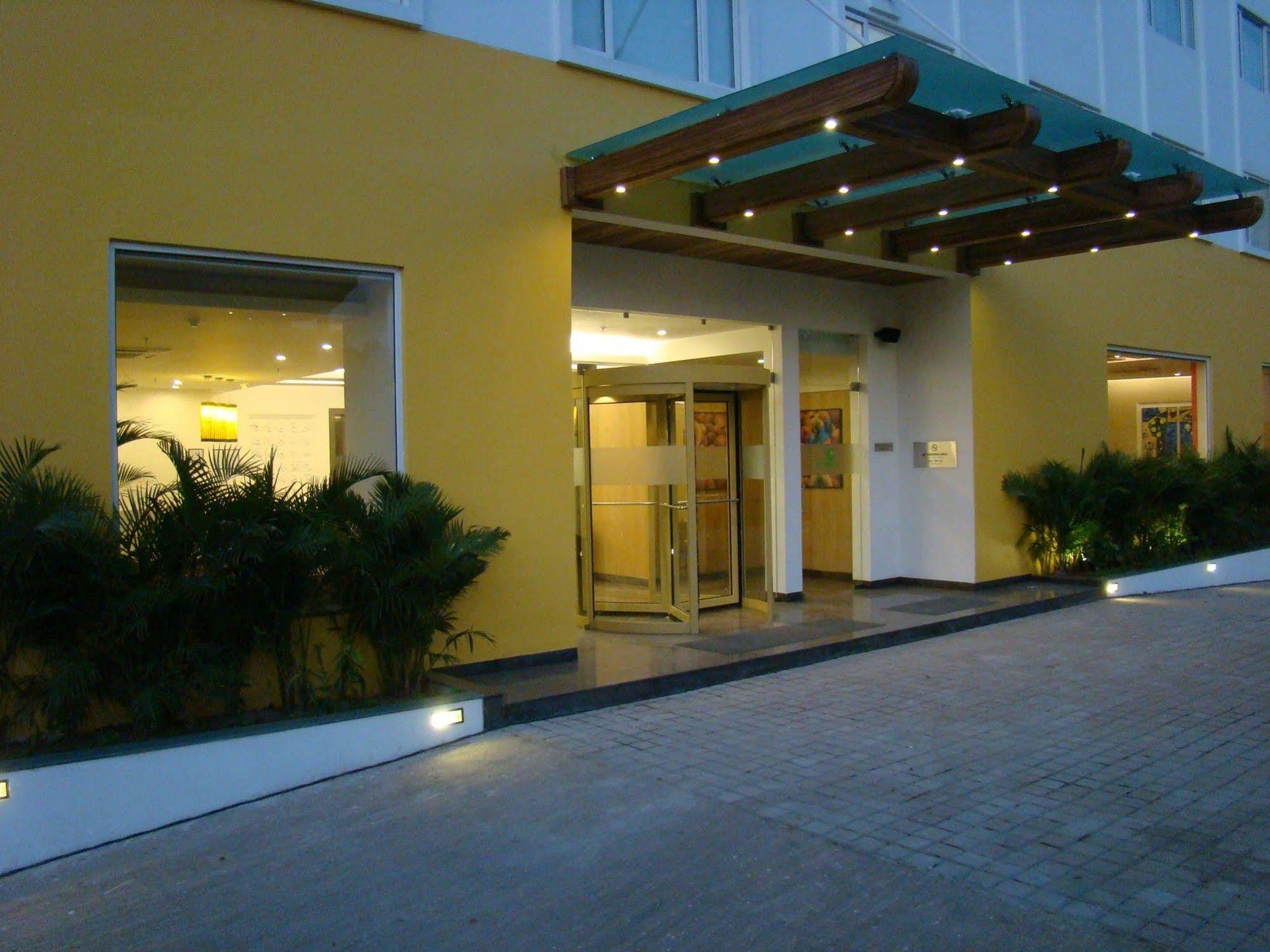 Lemon Tree Hotel Chennai Zewnętrze zdjęcie