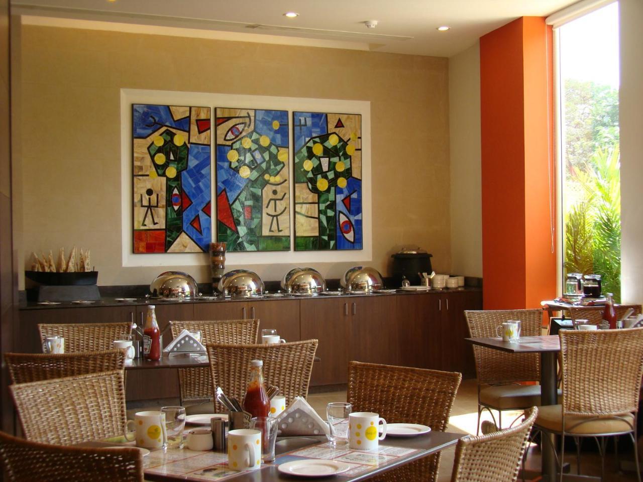 Lemon Tree Hotel Chennai Zewnętrze zdjęcie